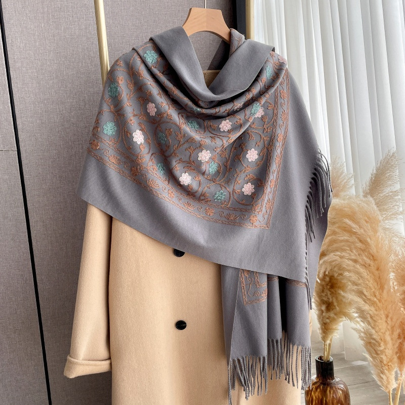 Nowy kaszmirowy szal z haftem  – Cashmere Pashmina Wrap recenzja i cena